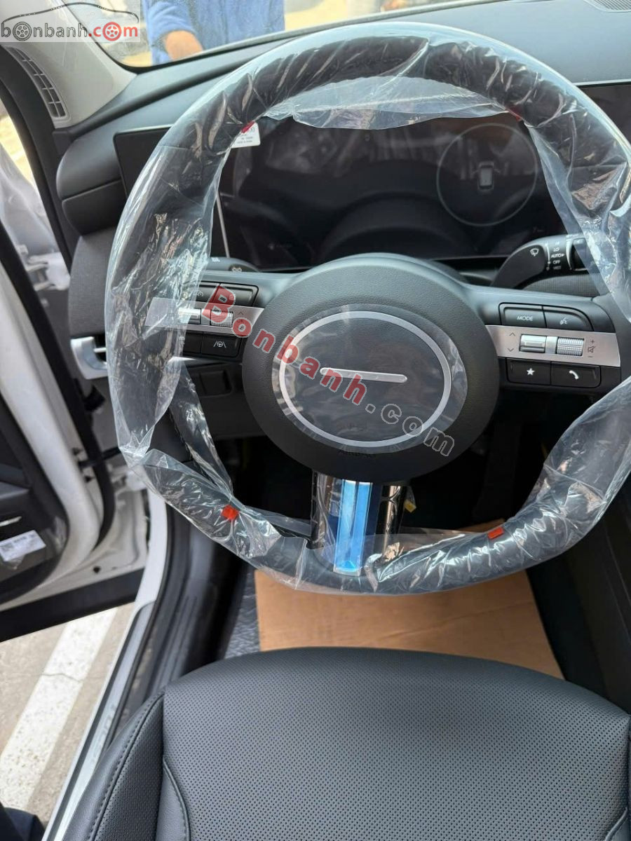 Bán ô tô Hyundai Tucson 2.0 AT Đặc biệt - 2025 - xe mới