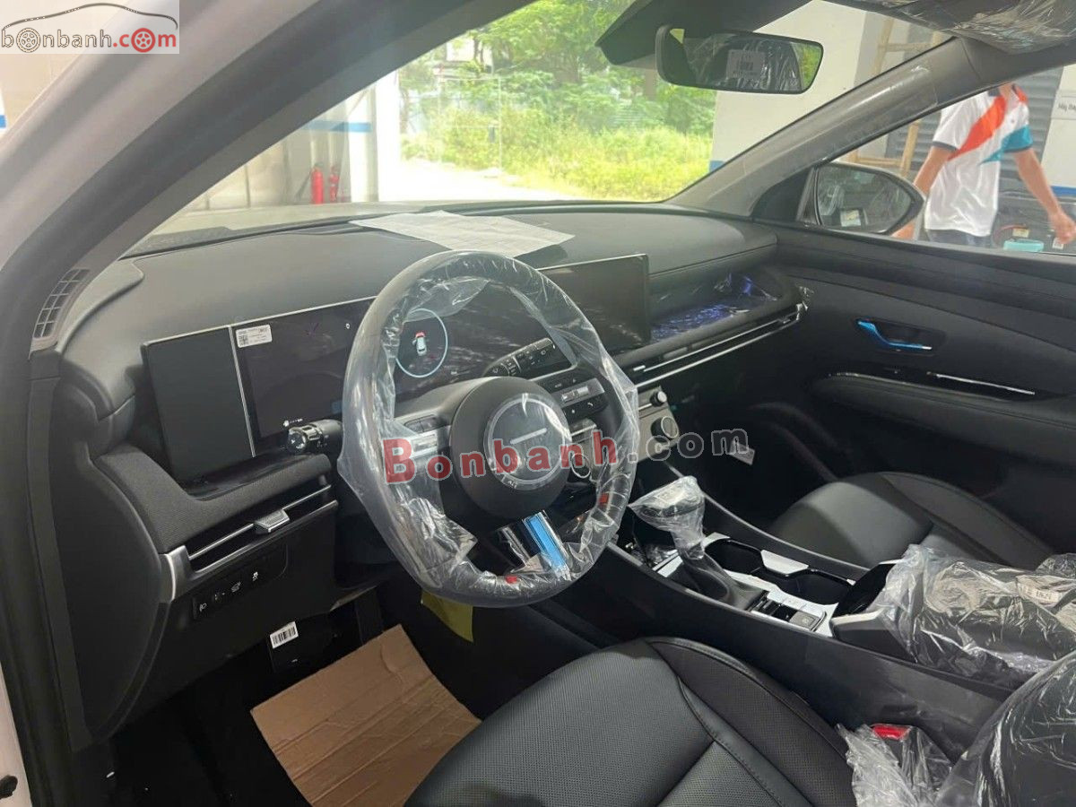 Bán ô tô Hyundai Tucson 2.0 AT Đặc biệt - 2025 - xe mới