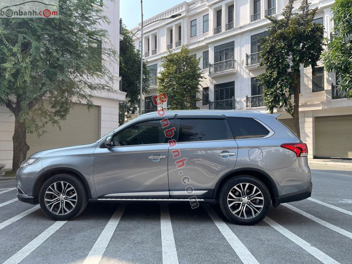 Bán ô tô Mitsubishi Outlander 2.4 CVT - 2016 - xe cũ