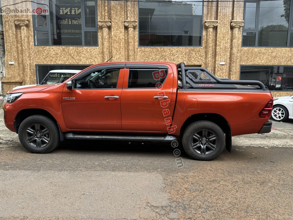 Bán ô tô Toyota Hilux 2.4L 4x2 AT - 2021 - xe cũ
