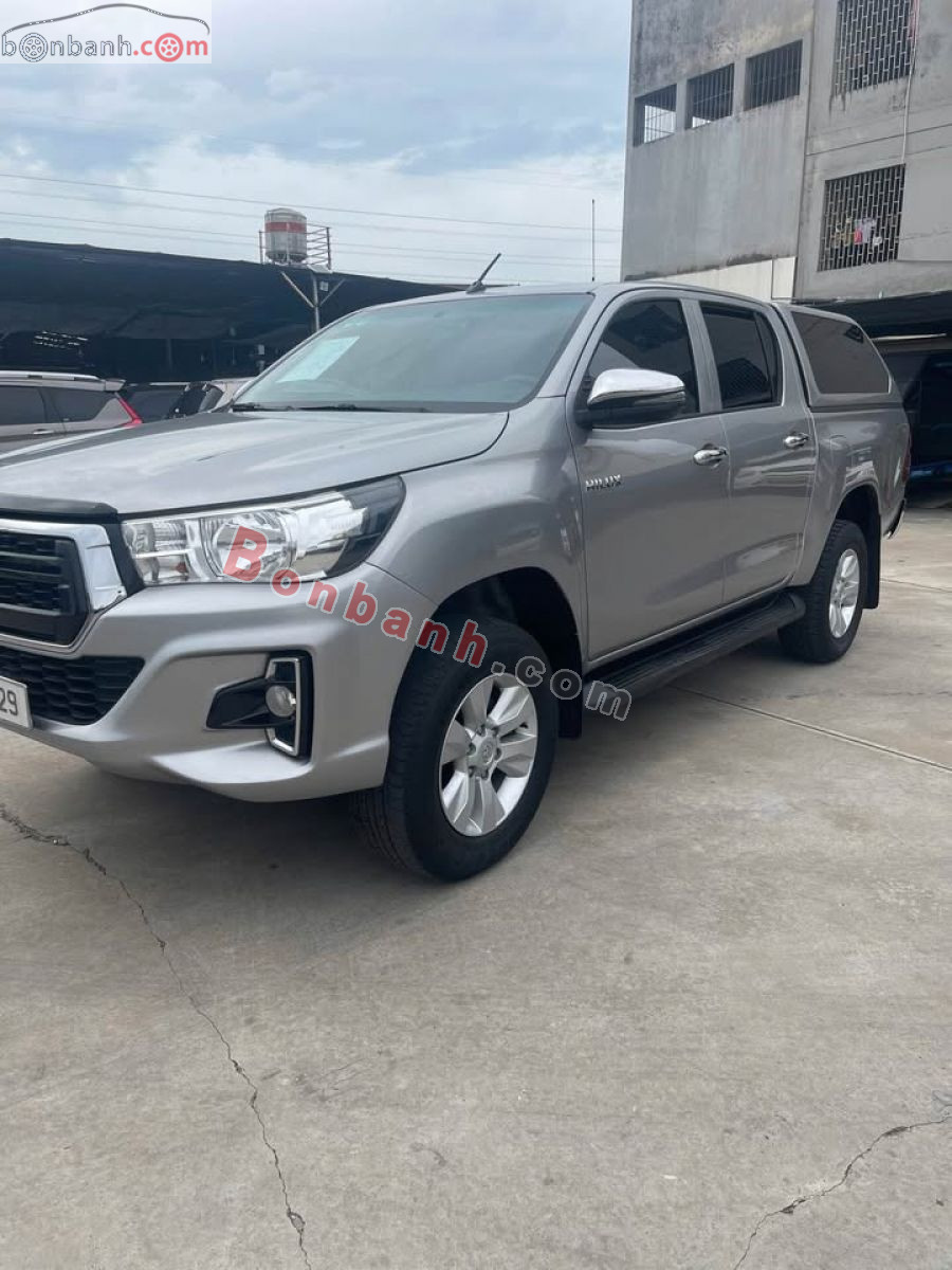 Bán ô tô Toyota Hilux 2.4E 4x2 AT - 2019 - xe cũ