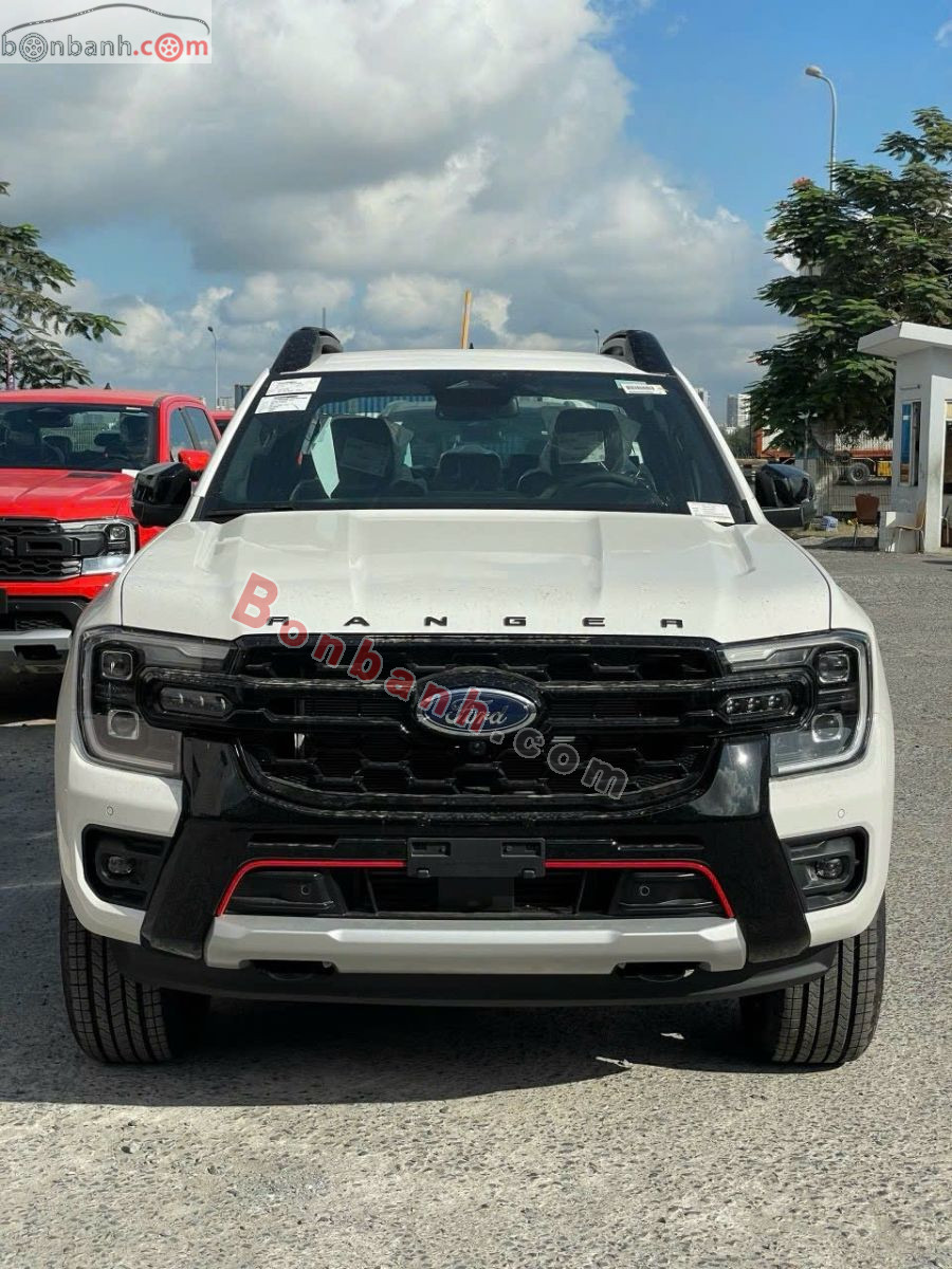 Bán ô tô Ford Ranger Stormtrak 2.0L 4x4 AT - 2025 - xe mới