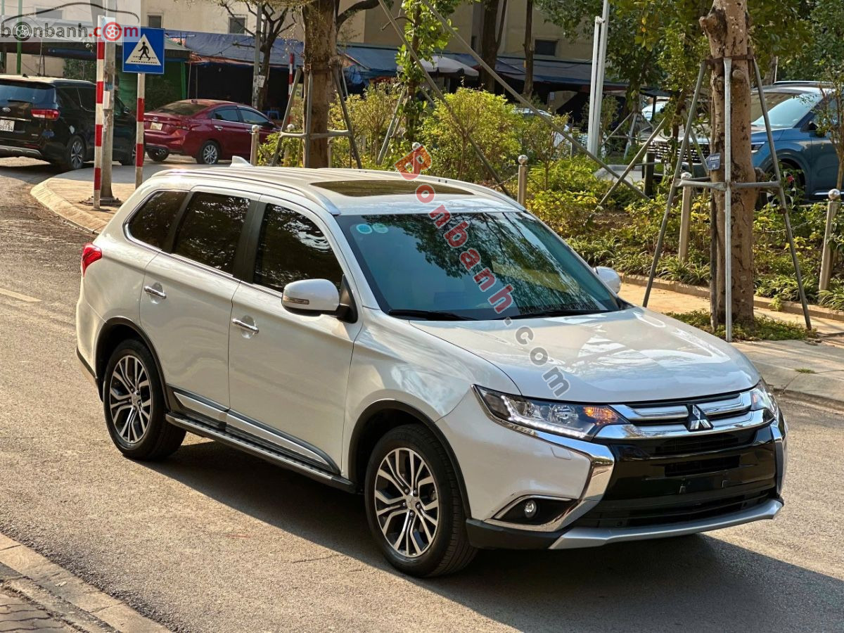 Bán ô tô Mitsubishi Outlander 2.0 CVT Premium - 2018 - xe cũ