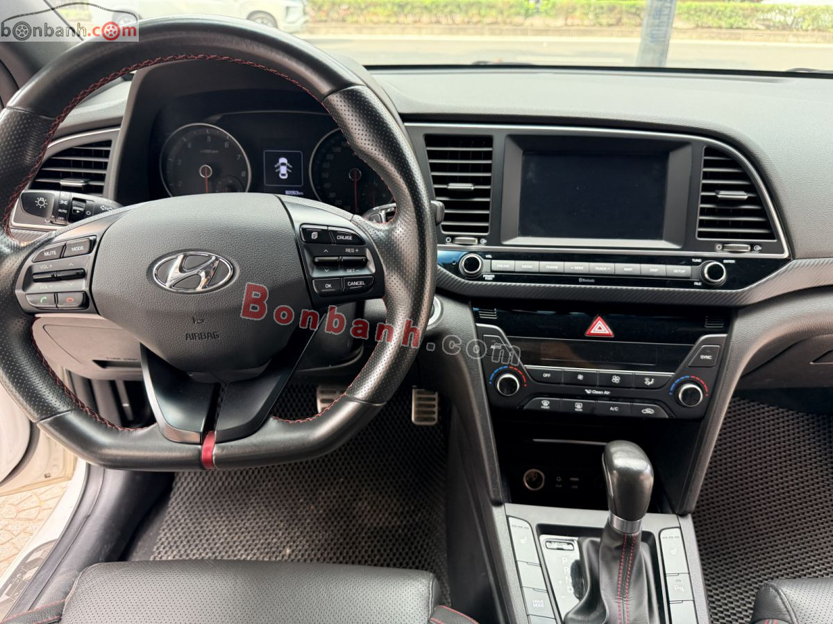 Bán ô tô Hyundai Elantra Sport 1.6 AT - 2018 - xe cũ