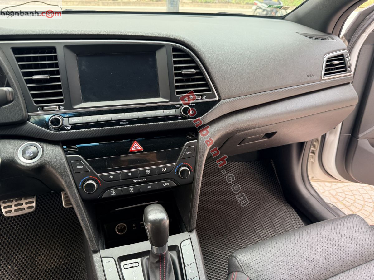 Bán ô tô Hyundai Elantra Sport 1.6 AT - 2018 - xe cũ