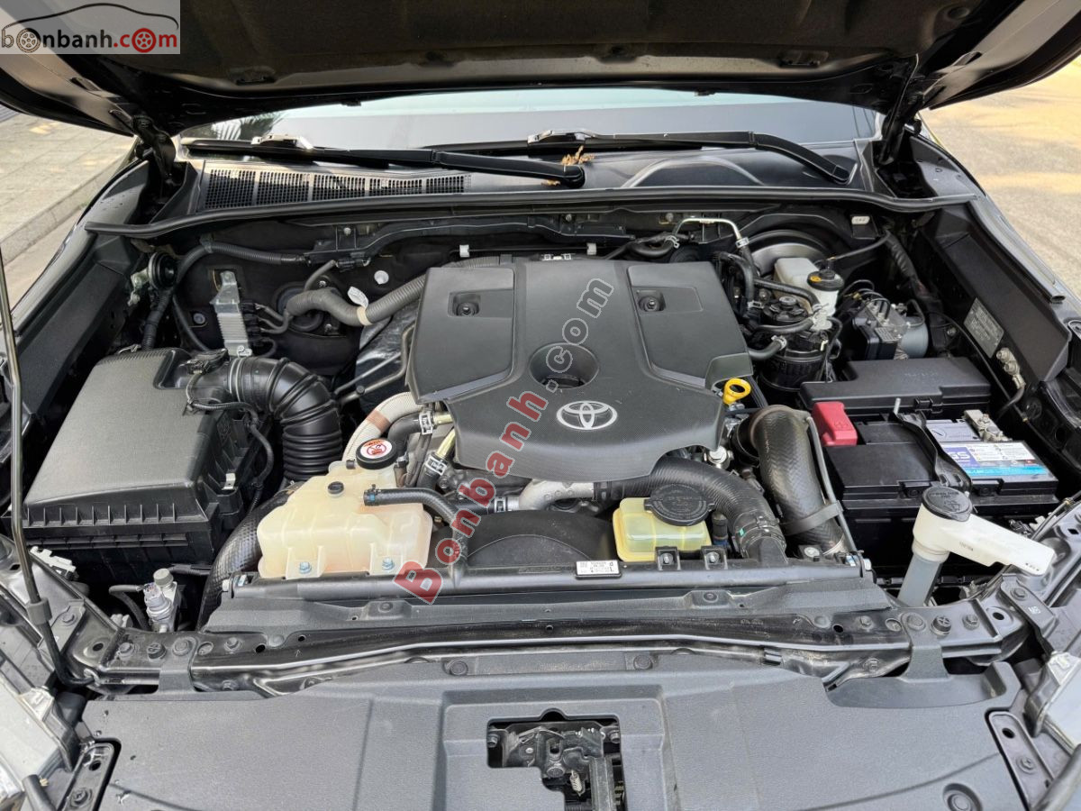 Bán ô tô Toyota Hilux 2.8L 4x4 AT - 2020 - xe cũ