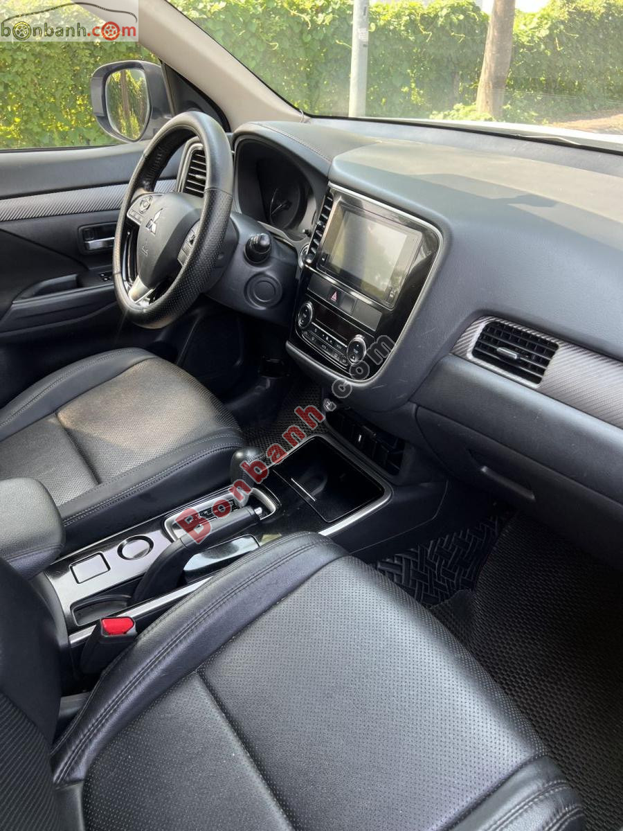 Bán ô tô Mitsubishi Outlander 2.0 CVT - 2019 - xe cũ