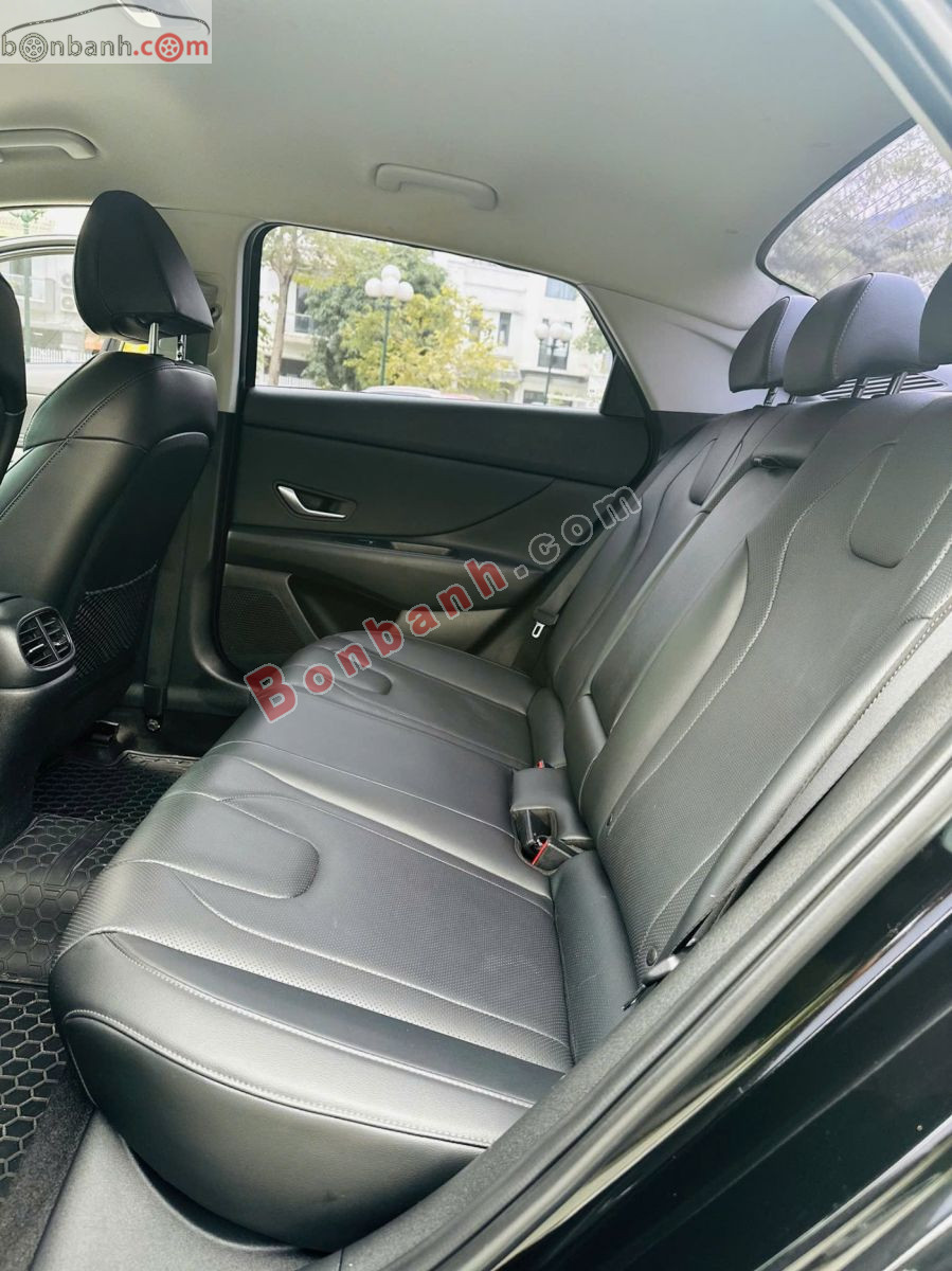 Bán ô tô Hyundai Elantra 2.0 AT Cao cấp - 2022 - xe cũ