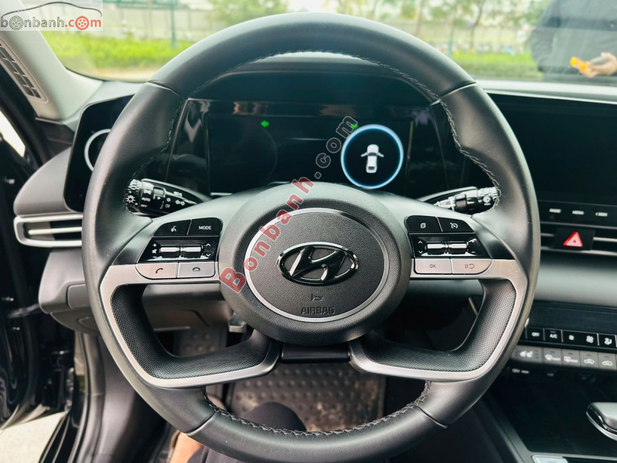 Bán ô tô Hyundai Elantra 2.0 AT Cao cấp - 2022 - xe cũ