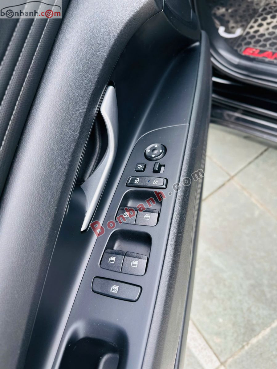 Bán ô tô Hyundai Elantra 2.0 AT Cao cấp - 2022 - xe cũ