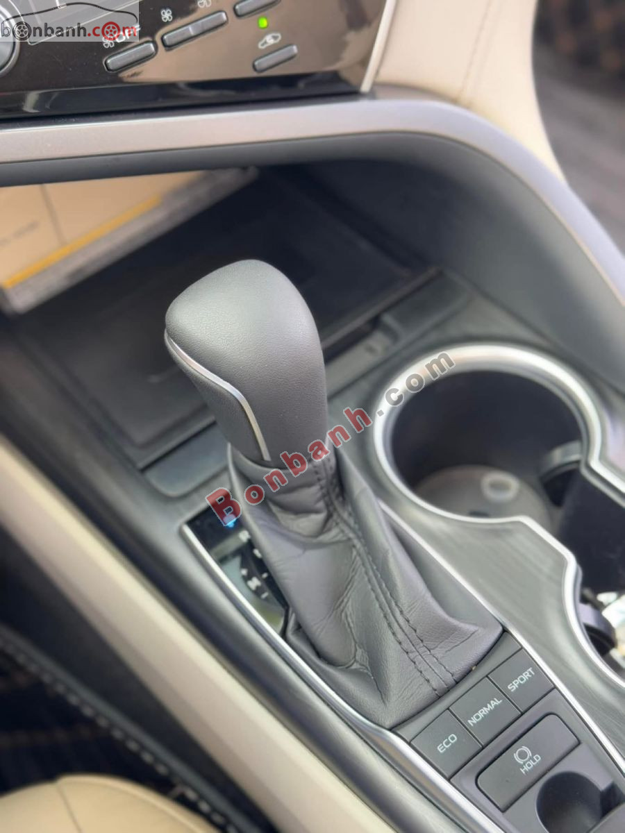 Bán ô tô Toyota Camry 2.0Q - 2021 - xe cũ