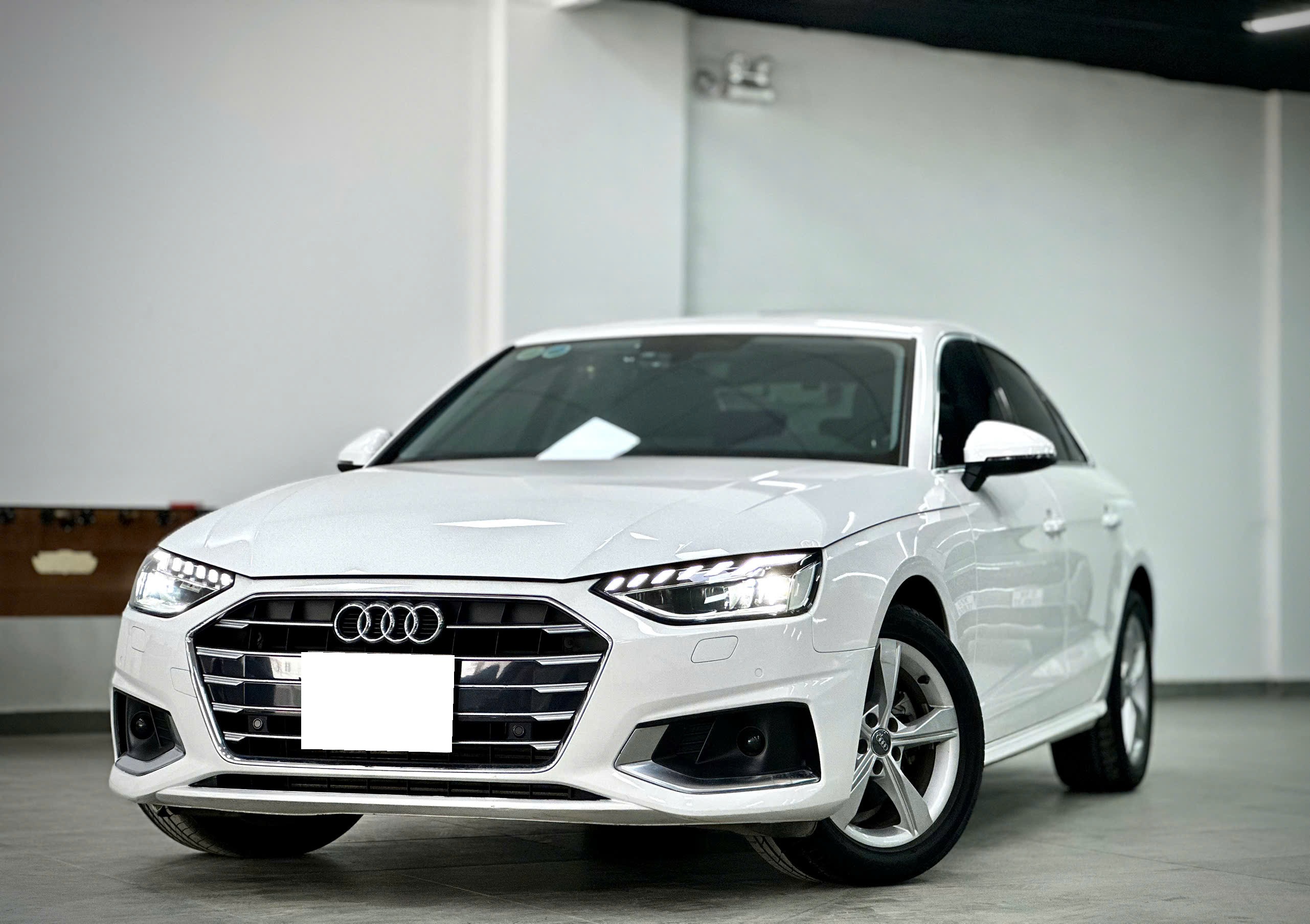 Bán Audi A4 40 TFSI Advanced năm sản xuất 2020, màu trắng, nhập khẩu