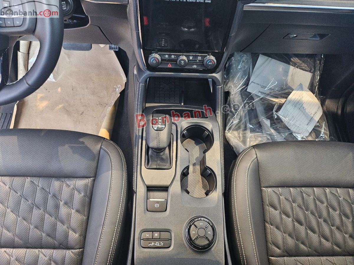 Bán ô tô Ford Everest Platinum 2.0L 4x4 AT - 2025 - xe mới