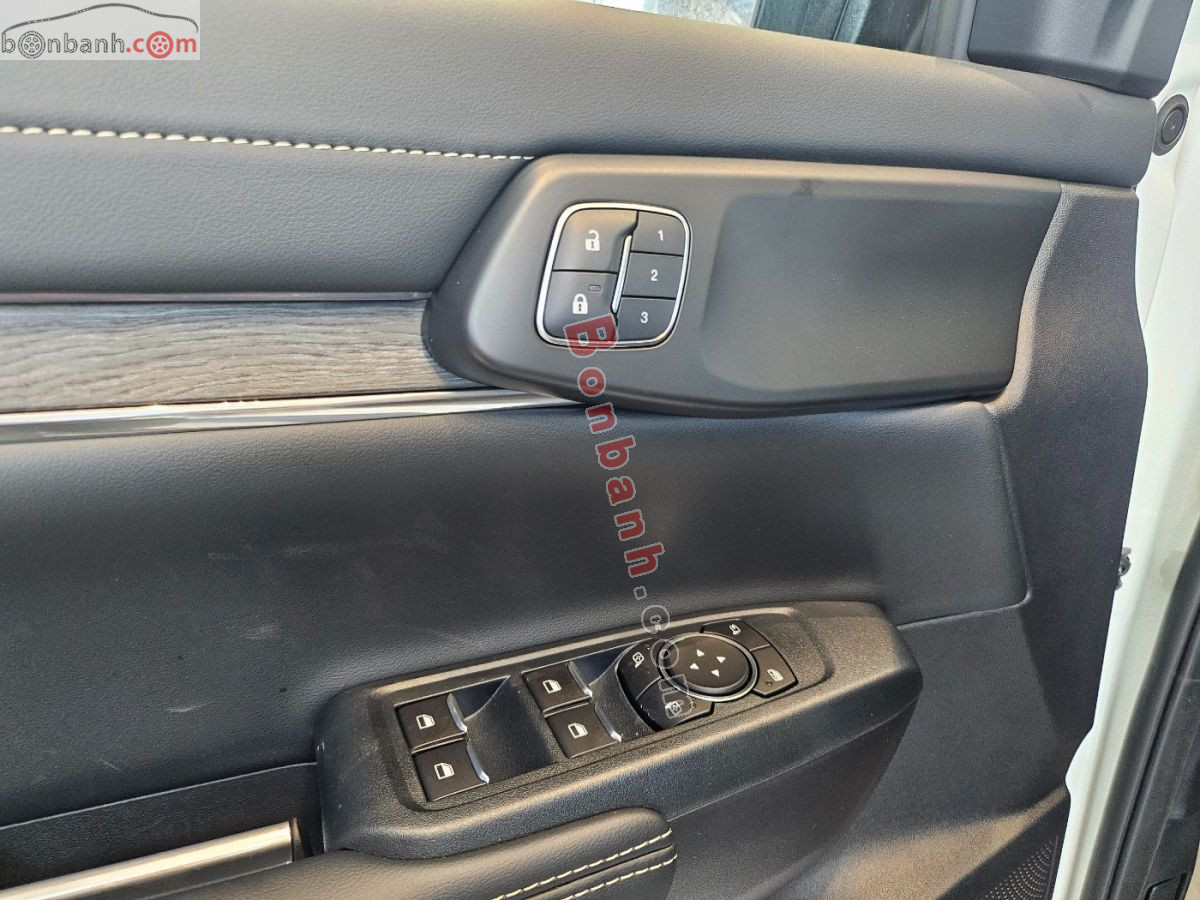 Bán ô tô Ford Everest Platinum 2.0L 4x4 AT - 2025 - xe mới