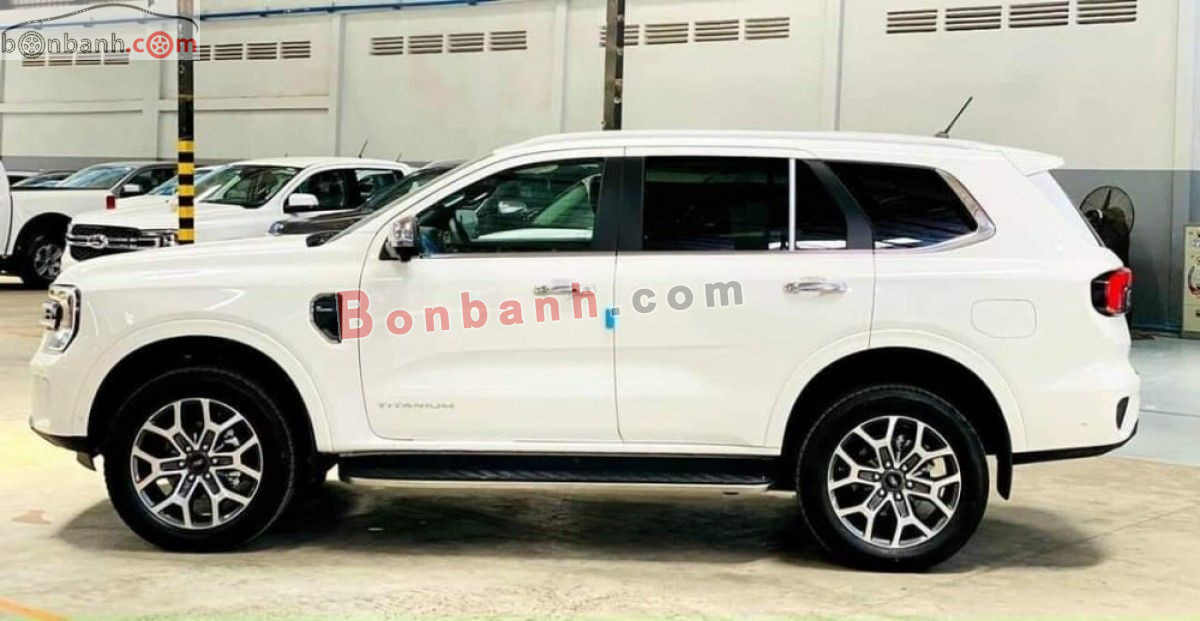 Bán ô tô Ford Everest Titanium Plus 2.0L 4x4 AT - 2025 - xe mới