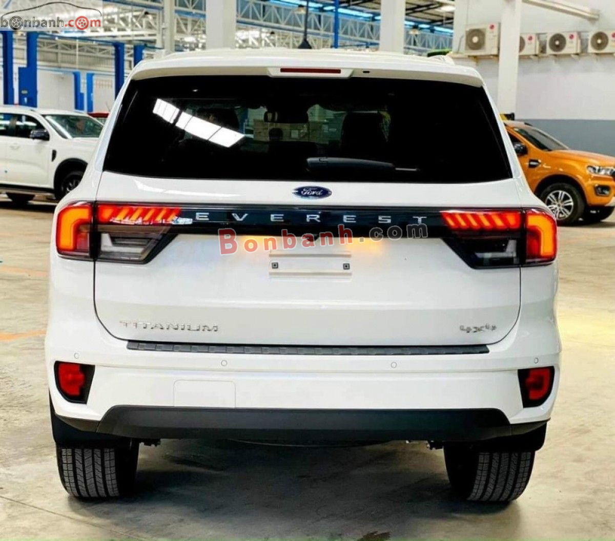 Bán ô tô Ford Everest Titanium Plus 2.0L 4x4 AT - 2025 - xe mới