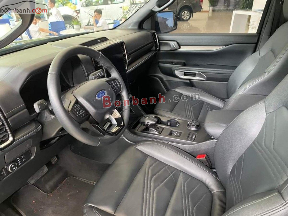 Bán ô tô Ford Everest Titanium Plus 2.0L 4x4 AT - 2025 - xe mới