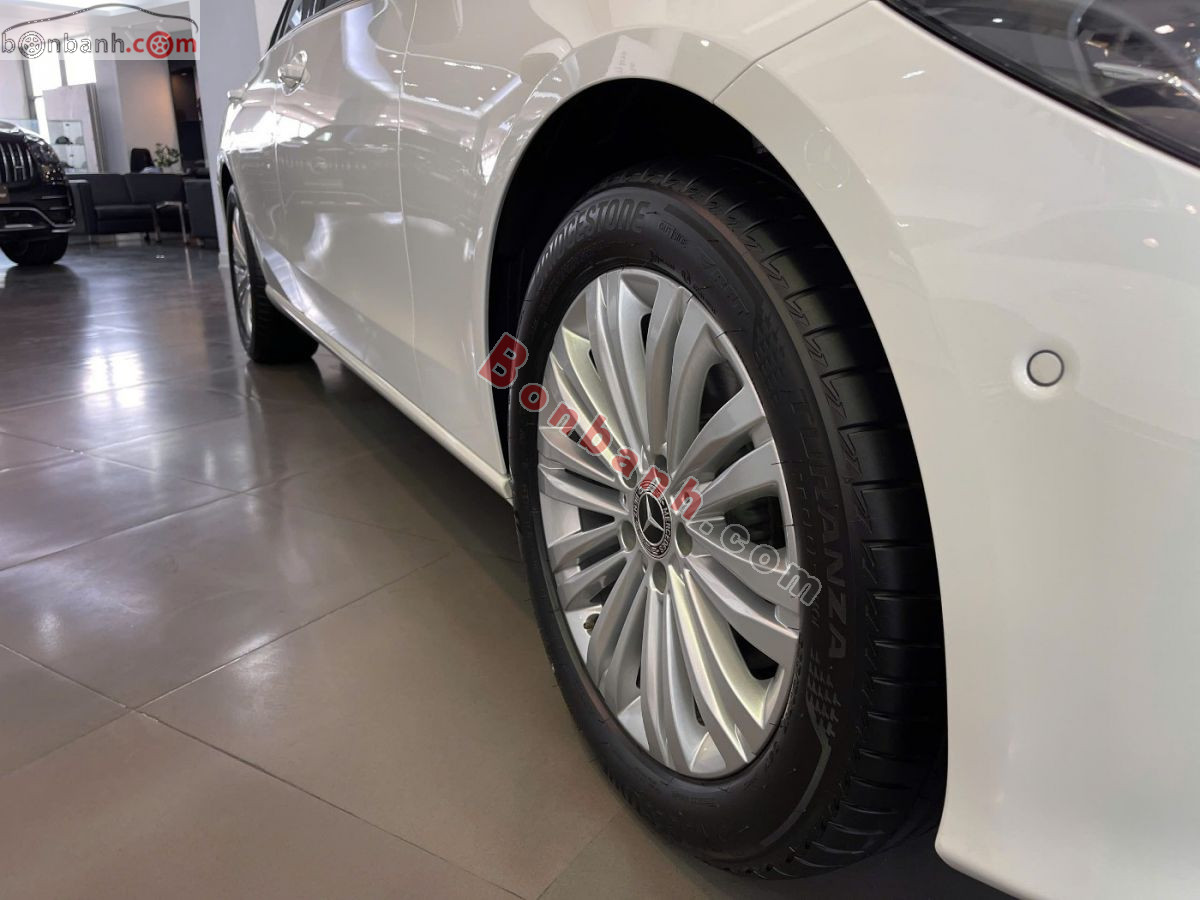 Bán ô tô Mercedes Benz C class C200 Avantgarde - 2025 - xe cũ