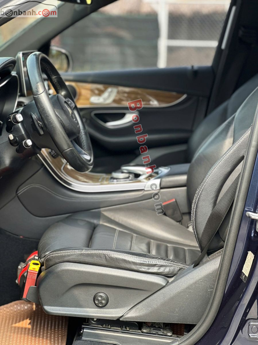 Bán ô tô Mercedes Benz GLC 250 4Matic - 2017 - xe cũ