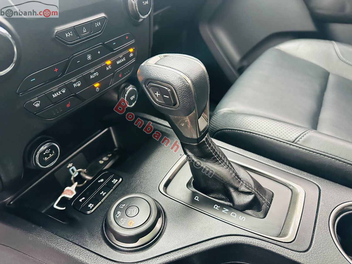 Bán ô tô Ford Everest Titanium 2.0L 4x4 AT - 2019 - xe cũ