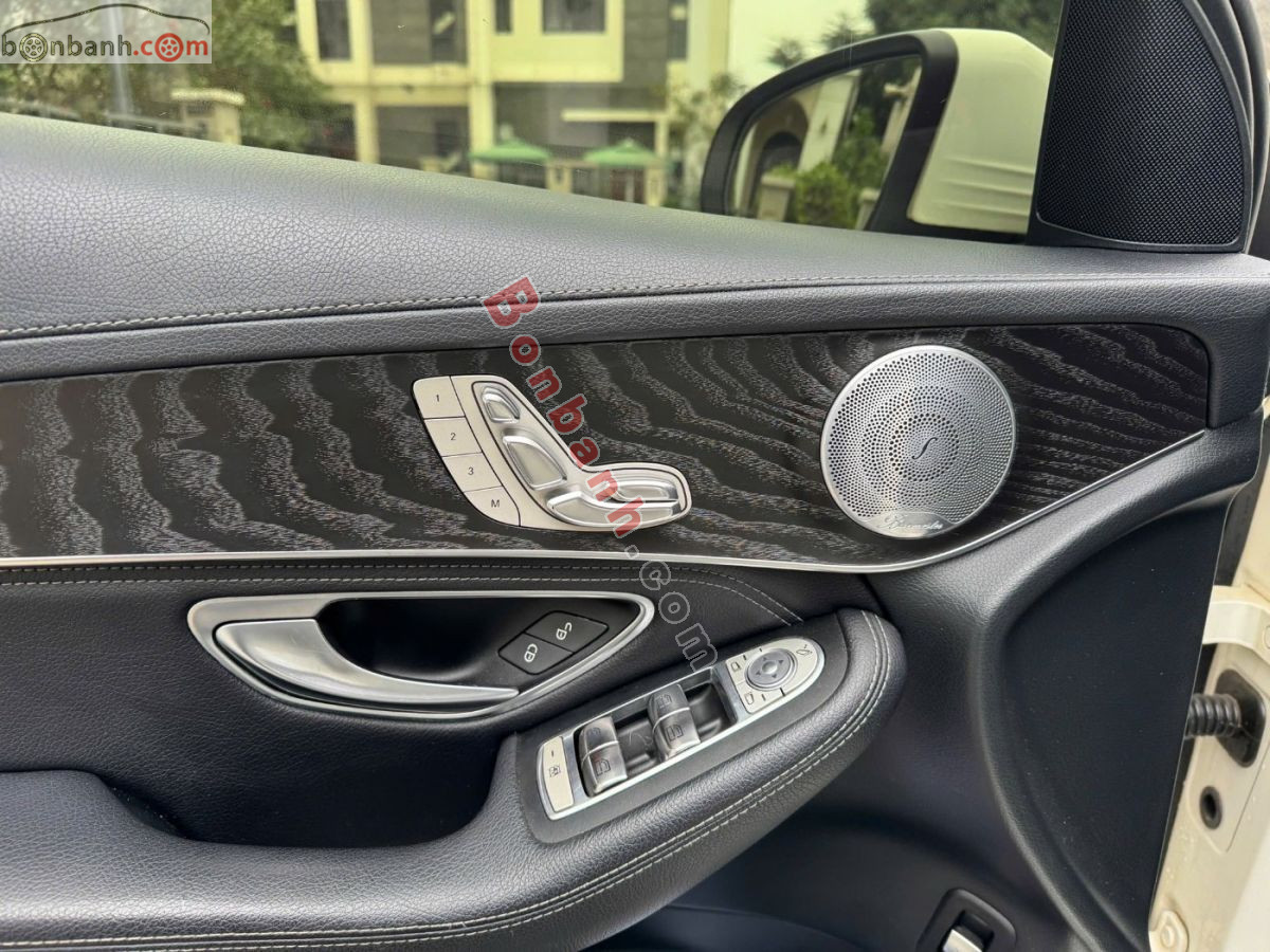 Bán ô tô Mercedes Benz GLC 300 4Matic - 2017 - xe cũ