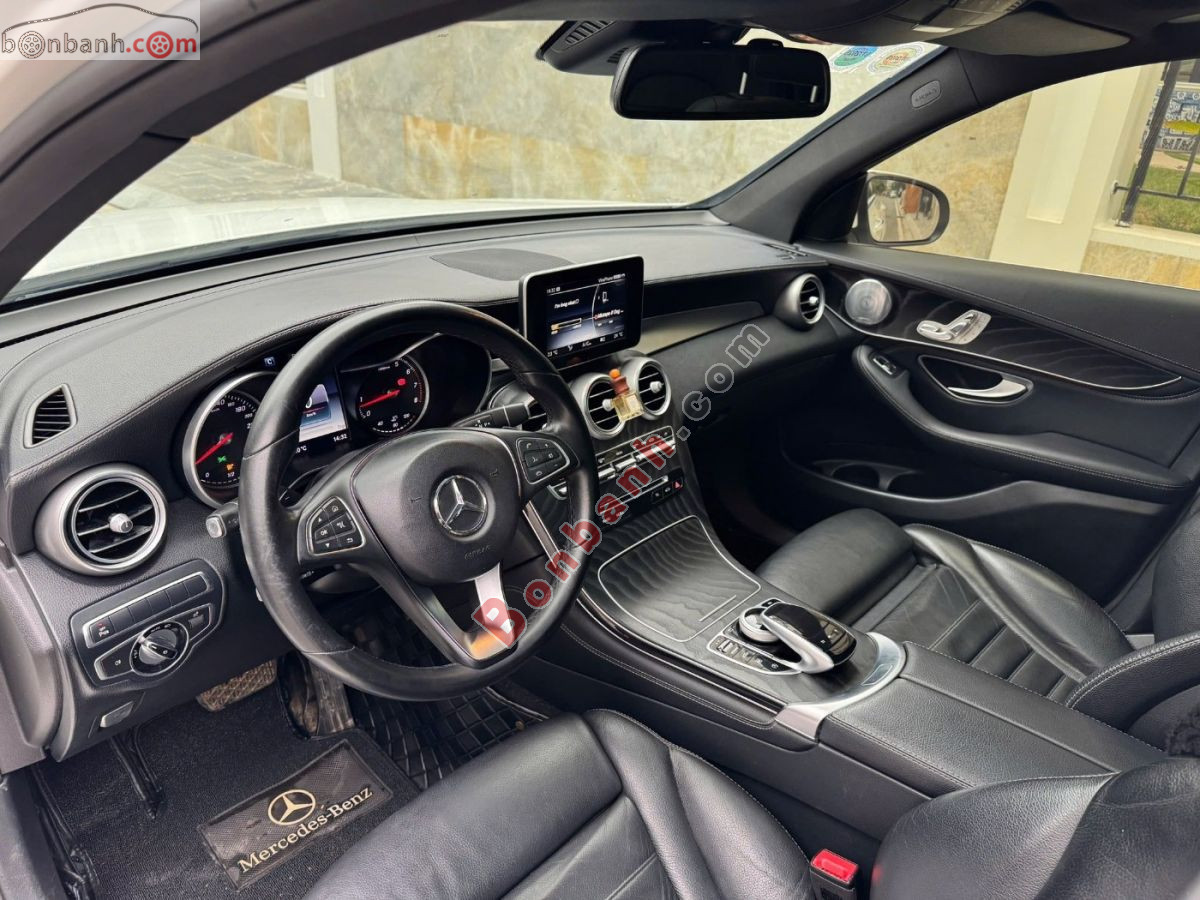 Bán ô tô Mercedes Benz GLC 300 4Matic - 2017 - xe cũ
