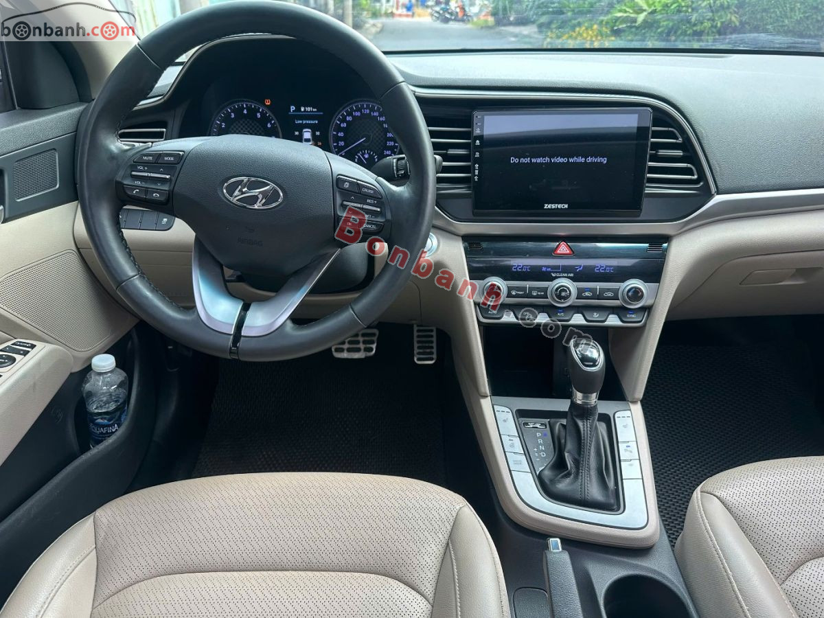 Bán ô tô Hyundai Elantra 2.0 AT - 2020 - xe cũ