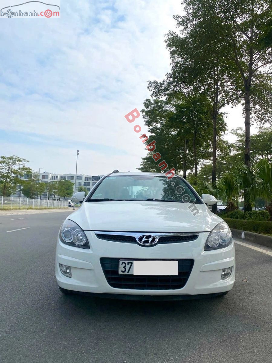 Bán ô tô Hyundai i30 CW 1.6 AT - 2011 - xe cũ