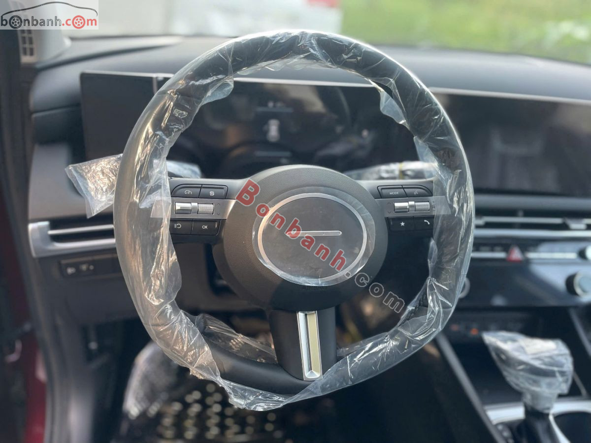 Bán ô tô Hyundai Tucson 2.0 AT Tiêu chuẩn - 2025 - xe cũ