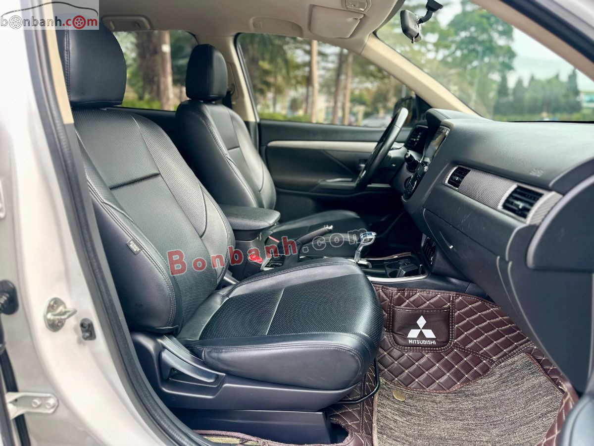 Bán ô tô Mitsubishi Outlander 2.0 CVT - 2019 - xe cũ