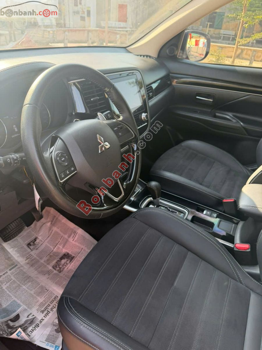Bán ô tô Mitsubishi Outlander 2.0 CVT - 2023 - xe cũ