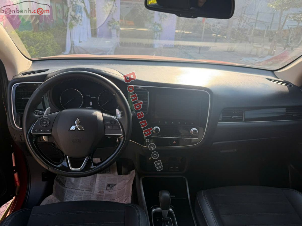 Bán ô tô Mitsubishi Outlander 2.0 CVT - 2023 - xe cũ