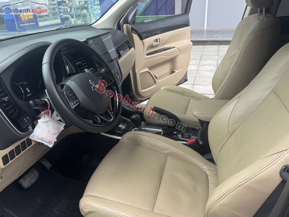 Bán ô tô Mitsubishi Outlander 2.0 CVT Premium - 2018 - xe cũ