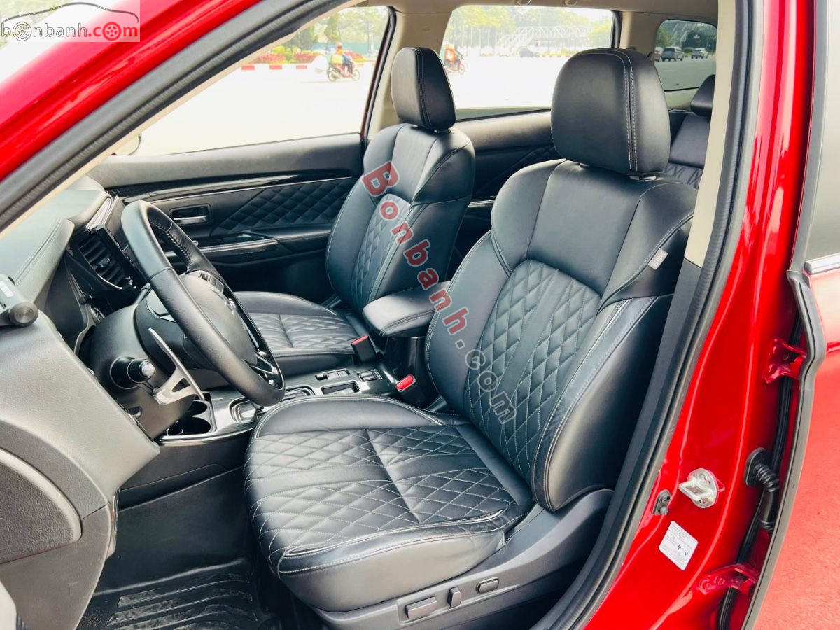 Bán ô tô Mitsubishi Outlander Premium 2.0 CVT - 2022 - xe cũ