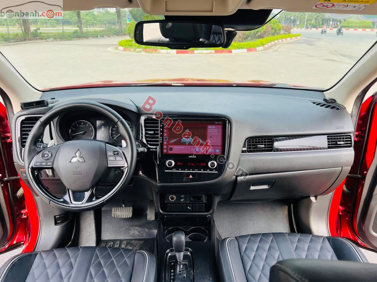 Bán ô tô Mitsubishi Outlander Premium 2.0 CVT - 2022 - xe cũ