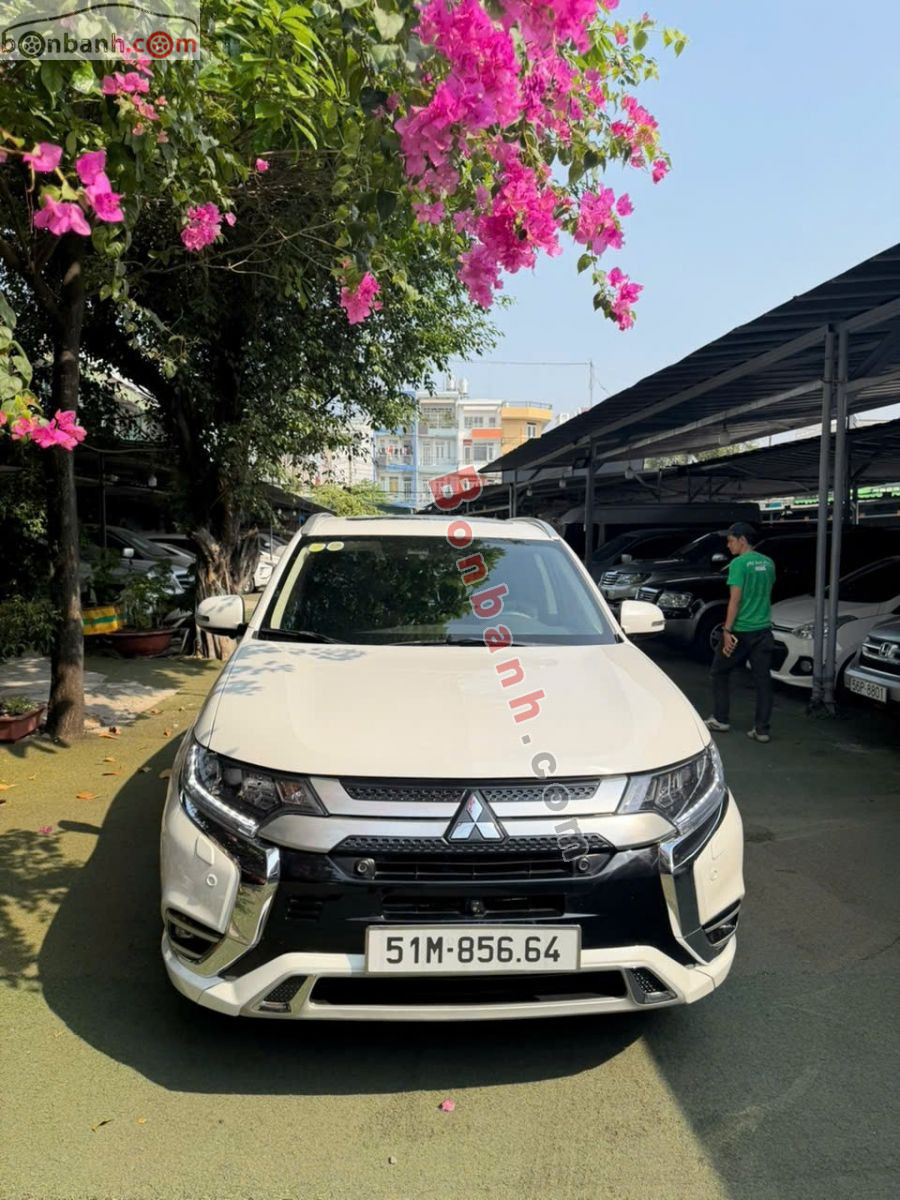 Bán ô tô Mitsubishi Outlander Premium 2.0 CVT - 2022 - xe cũ