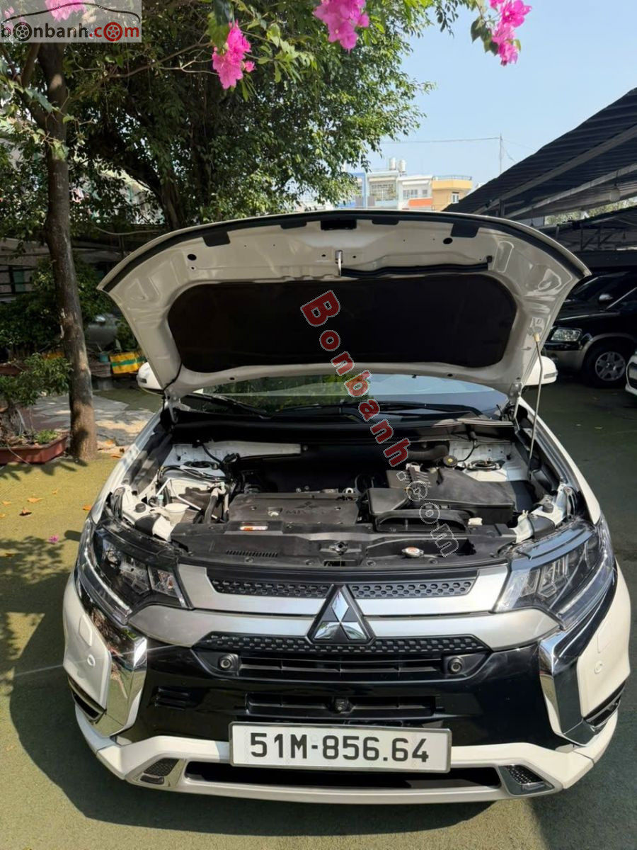 Bán ô tô Mitsubishi Outlander Premium 2.0 CVT - 2022 - xe cũ