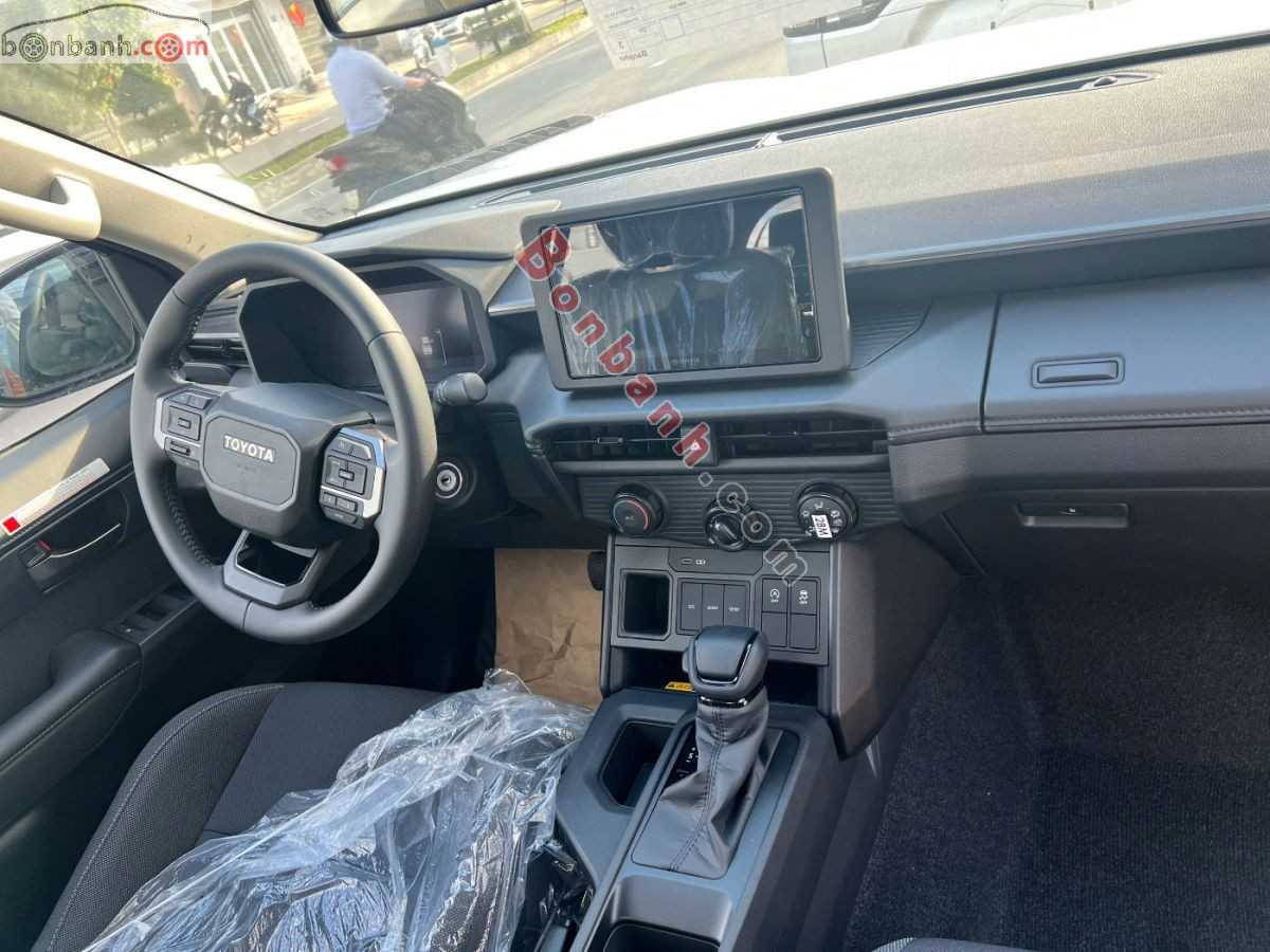 Bán ô tô Toyota Hilux Pro 2.8L 4x2 AT - 2026 - xe mới