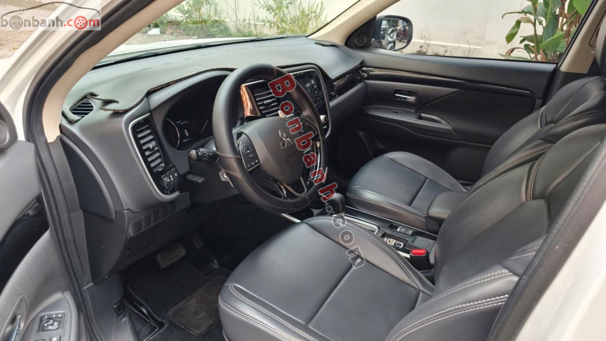 Bán ô tô Mitsubishi Outlander 2.0 CVT - 2018 - xe cũ