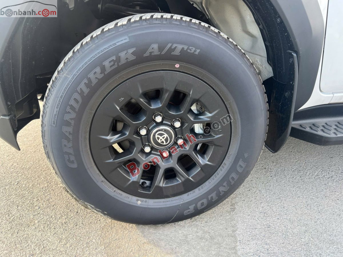 Bán ô tô Toyota Hilux Pro 2.8L 4x2 AT - 2026 - xe mới