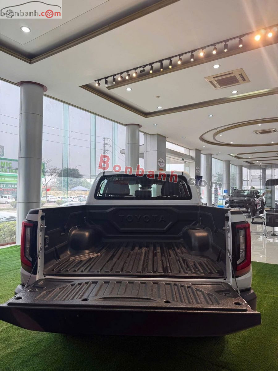 Bán ô tô Toyota Hilux Trailhunter 2.8L 4x4 AT - 2026 - xe mới