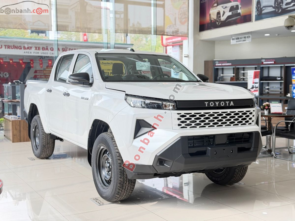 Bán ô tô Toyota Hilux 2.8 4x2 MT - 2025 - xe mới