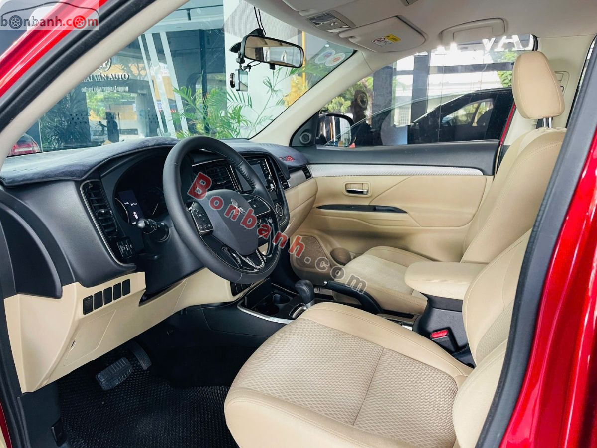 Bán ô tô Mitsubishi Outlander 2.0 CVT - 2018 - xe cũ