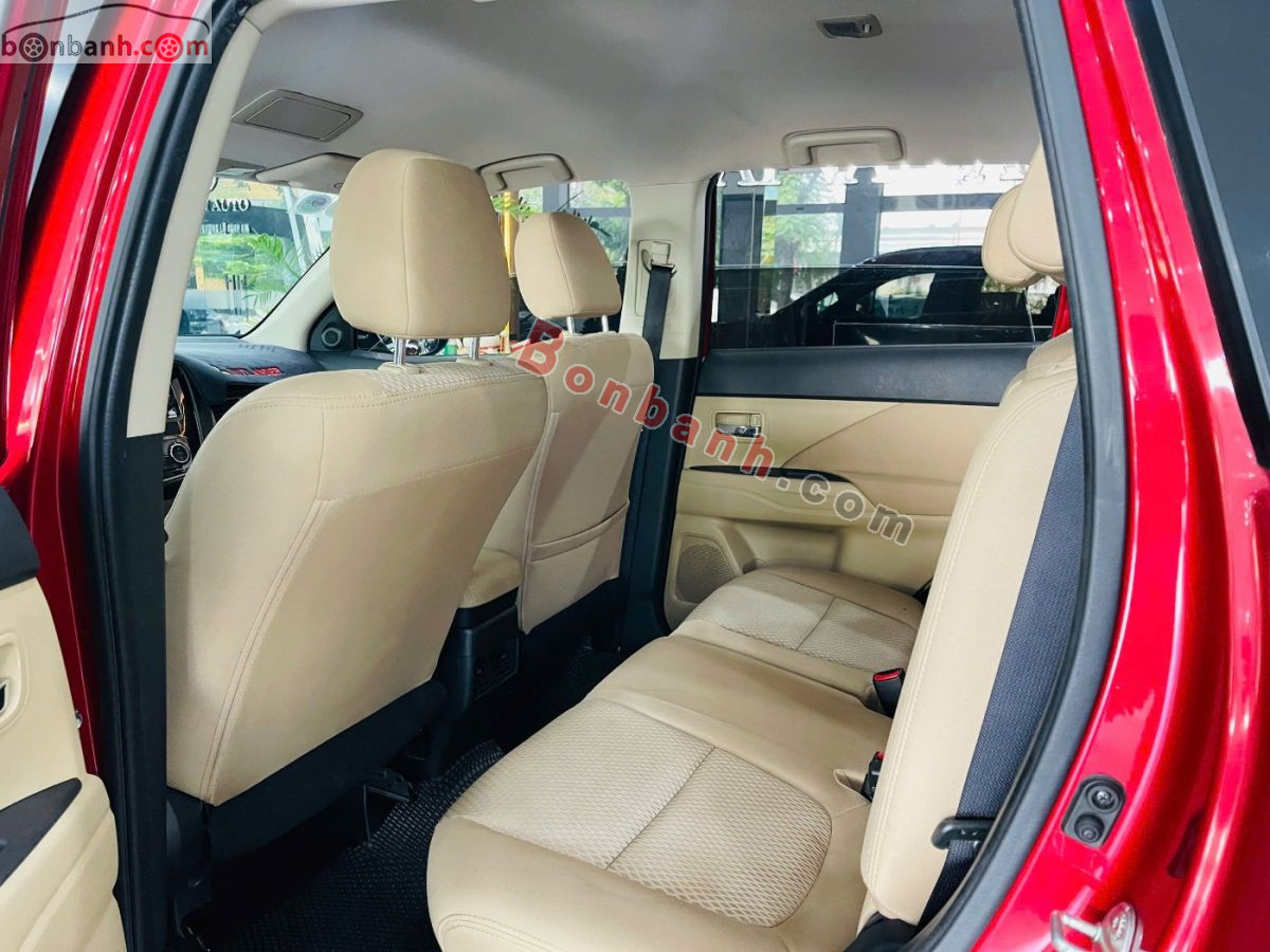 Bán ô tô Mitsubishi Outlander 2.0 CVT - 2018 - xe cũ