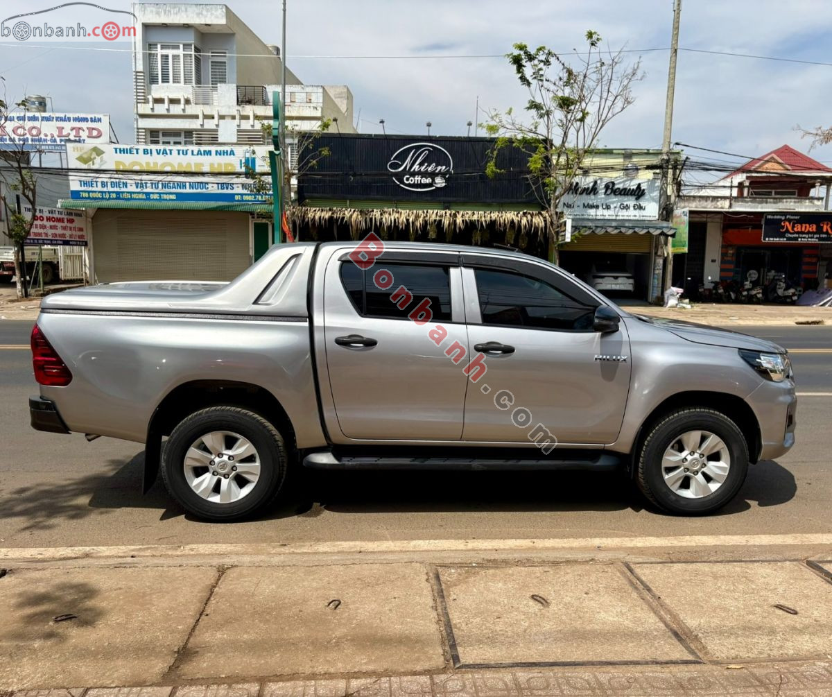 Bán ô tô Toyota Hilux 2.4E 4x2 AT - 2020 - xe cũ