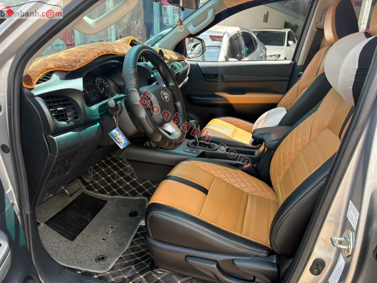 Bán ô tô Toyota Hilux 2.4E 4x2 AT - 2020 - xe cũ