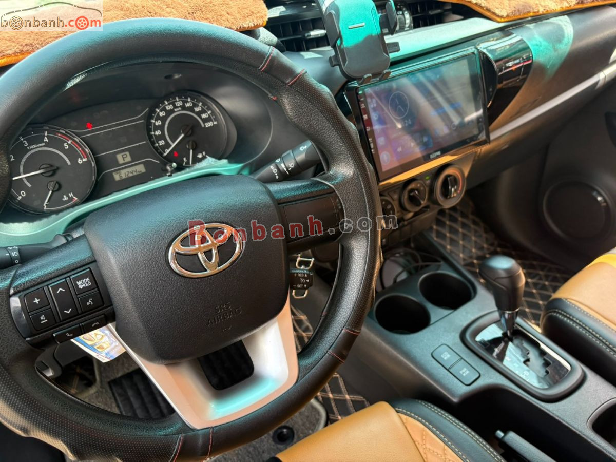 Bán ô tô Toyota Hilux 2.4E 4x2 AT - 2020 - xe cũ