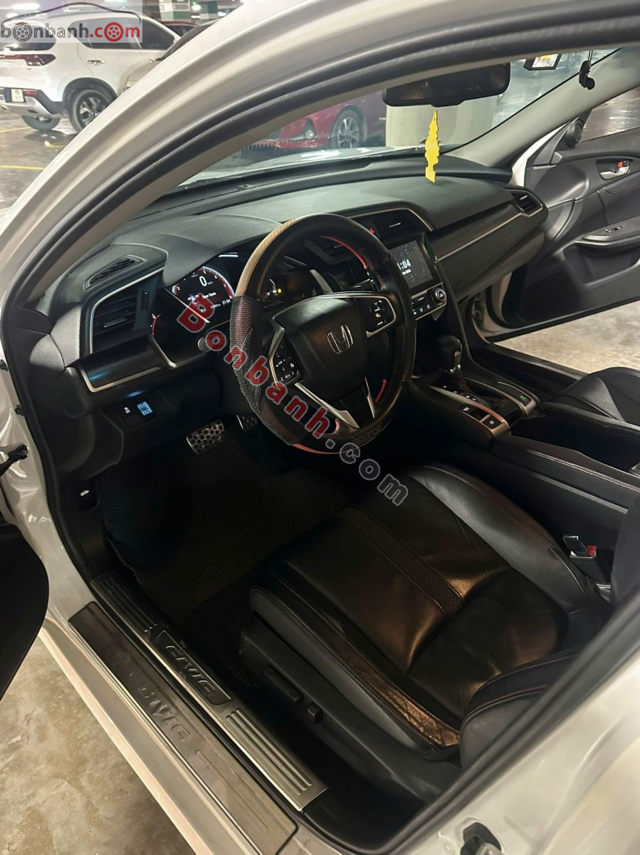 Bán ô tô Honda Civic RS 1.5 AT - 2019 - xe cũ