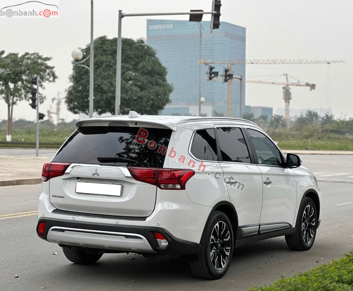 Bán ô tô Mitsubishi Outlander Premium 2.0 CVT - 2021 - xe cũ