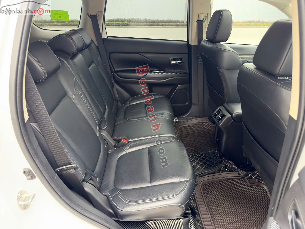 Bán ô tô Mitsubishi Outlander Premium 2.0 CVT - 2021 - xe cũ